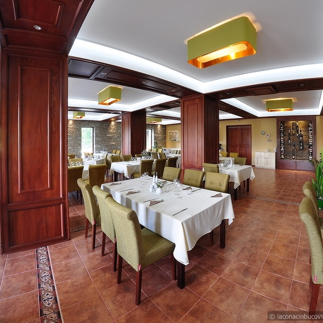 Imagini Restaurant La Conac in Bucovina