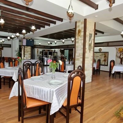 Restaurant Laguna Albastra