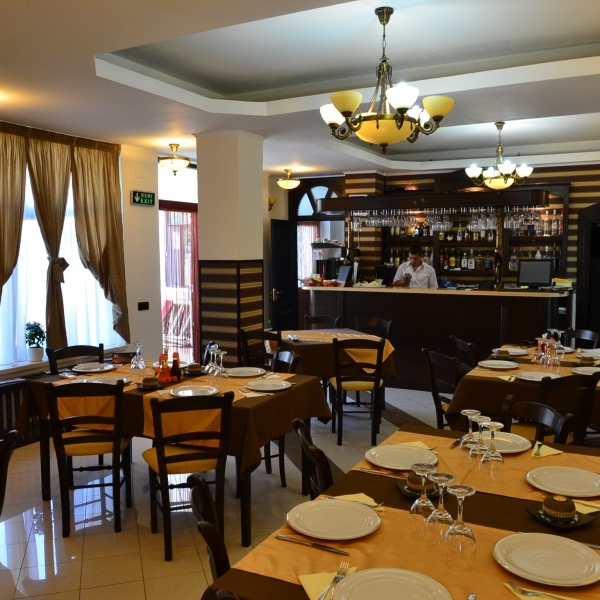 Imagini Restaurant Porto Franco Residence