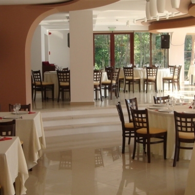 Restaurant Valea Cu Pesti