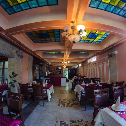 Imagini Restaurant Libanez Predeal Comfort Suites