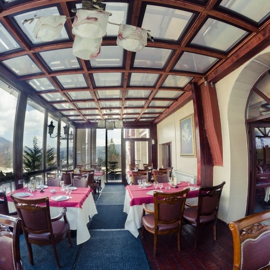 Imagini Restaurant Libanez Predeal Comfort Suites