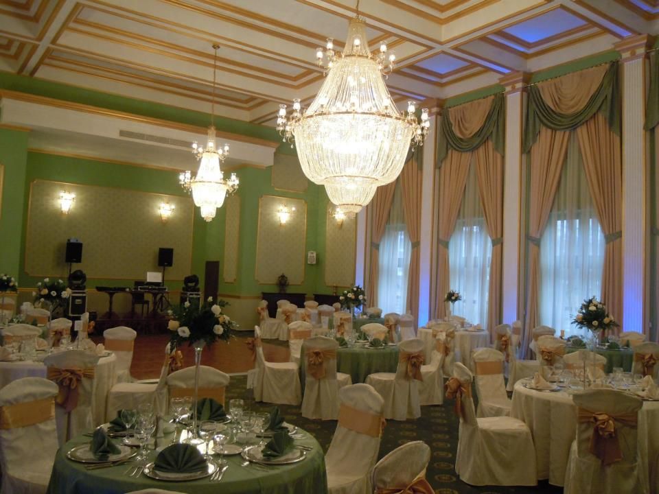 Imagini Sala Evenimente Caredy Luxury Ballroom
