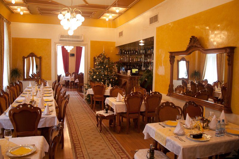 Imagini Restaurant Casa cu Flori