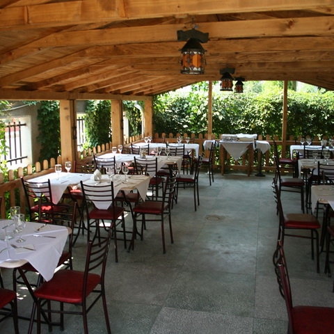 Imagini Restaurant La Cocosu Rosu