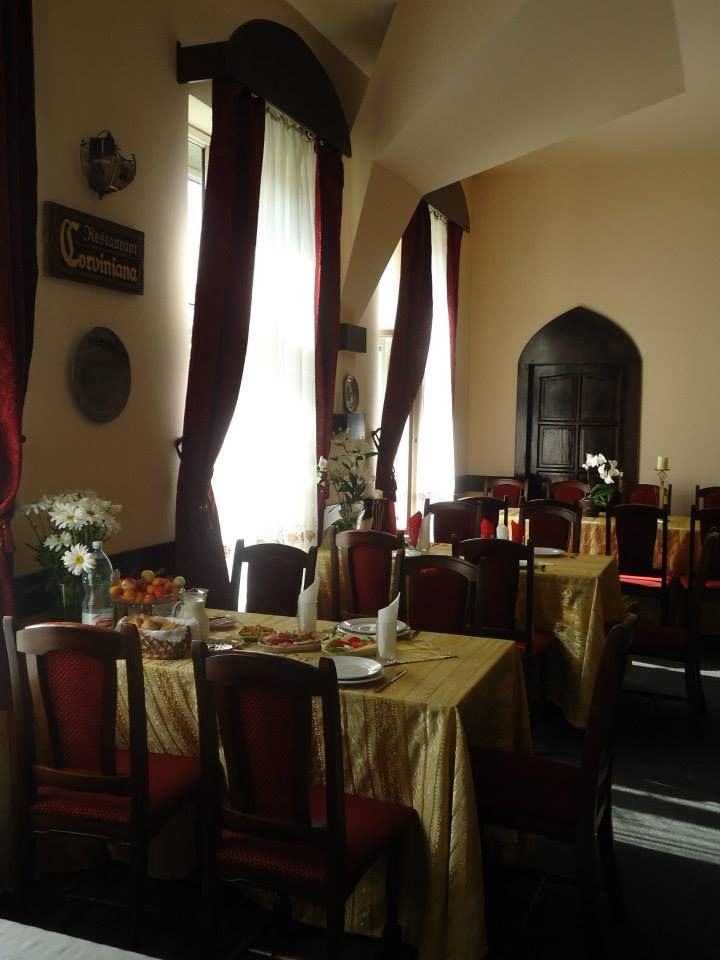 Imagini Restaurant Corviniana