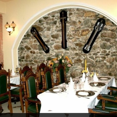 Imagini Restaurant Butoiul De Aur