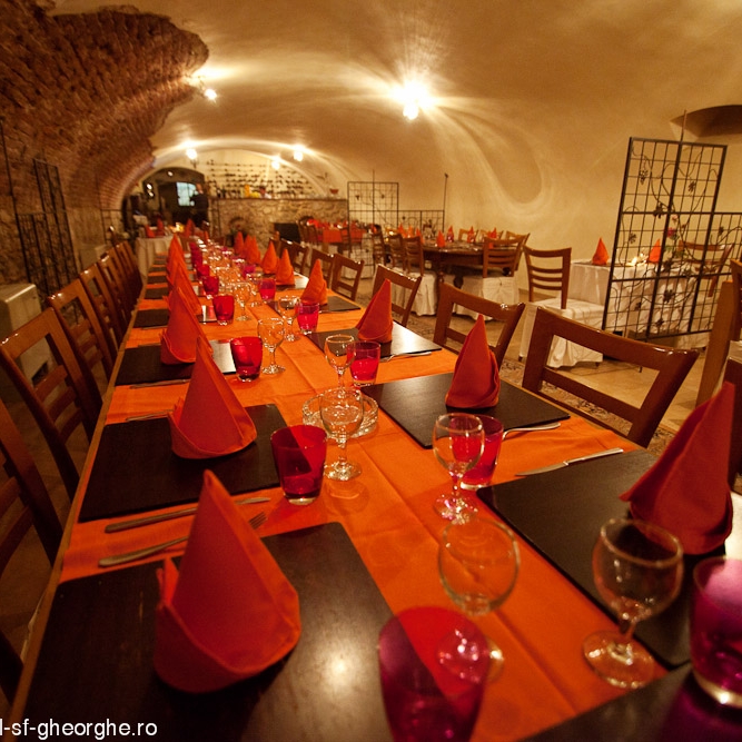 Imagini Restaurant Hanul Sf Gheorghe