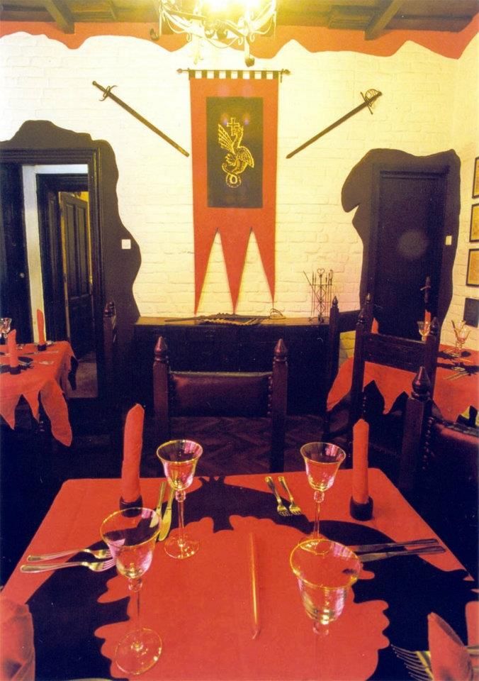 Imagini Restaurant Count Dracula Club