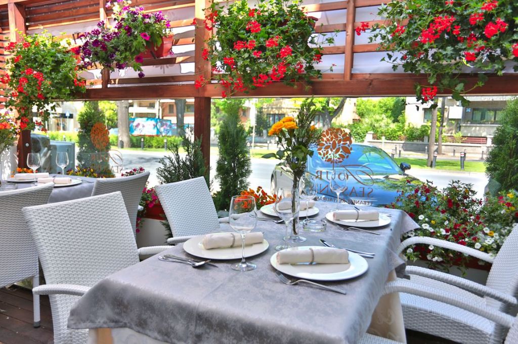 Imagini Restaurant Four-Seasons Calea Dorobantilor
