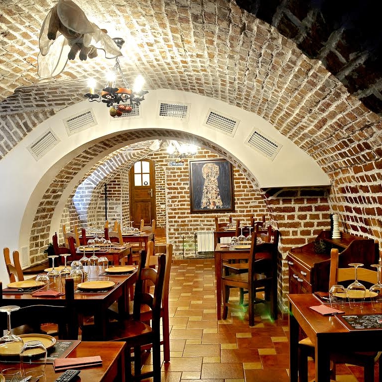 Imagini Restaurant La Porcu Răsfățat