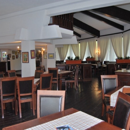 Imagini Restaurant Taverna Coroana Sarbeasca