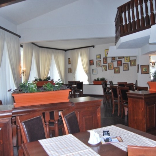 Imagini Restaurant Taverna Coroana Sarbeasca