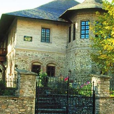  Muzeul Etnografic Hanul Domnesc