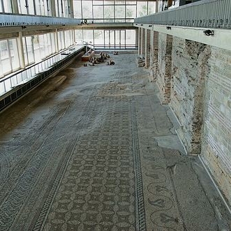  Edificiul Roman cu Mozaic