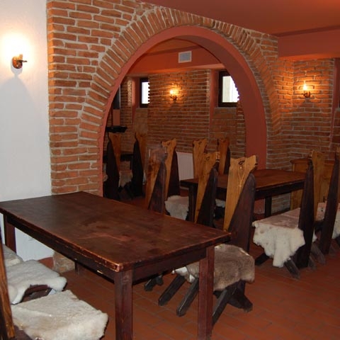 Imagini Restaurant Taverna Lupilor