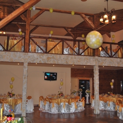 Restaurant Casa Nașului foto 0