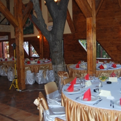 Restaurant Casa Nașului foto 1