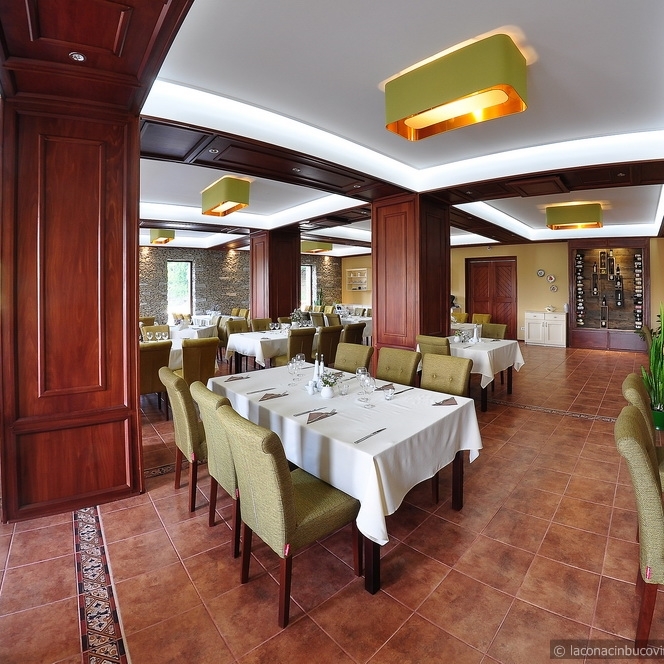 Imagini Restaurant La Conac in Bucovina