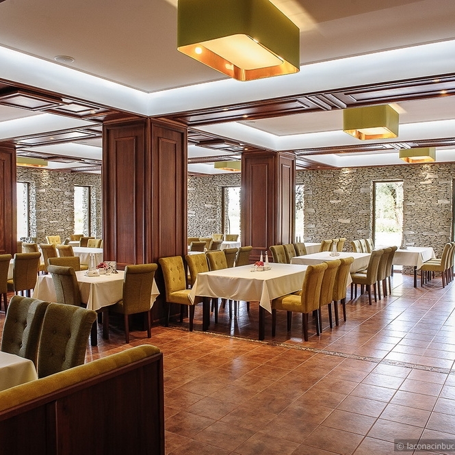 Imagini Restaurant La Conac in Bucovina