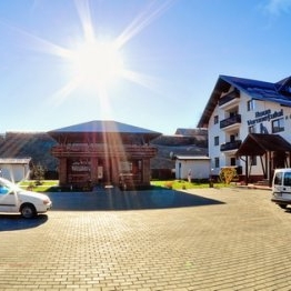 Imagini Restaurant Roua Voronetului