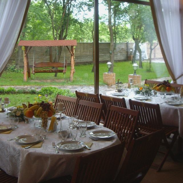 Imagini Restaurant Pentru Tine, Prietene