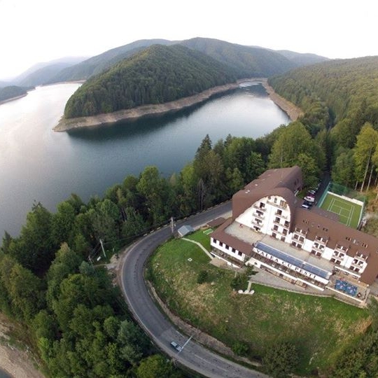 Imagini Restaurant Valea Cu Pesti