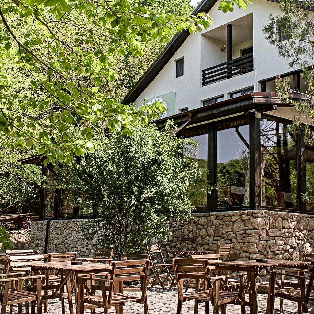 Imagini Restaurant Tara Luanei