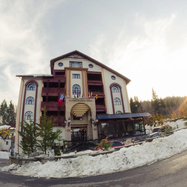 Imagini Restaurant Libanez Predeal Comfort Suites