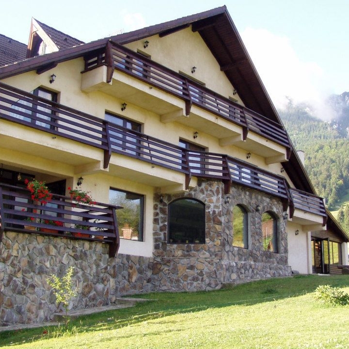 Imagini Restaurant Taverna Pietrei Craiului