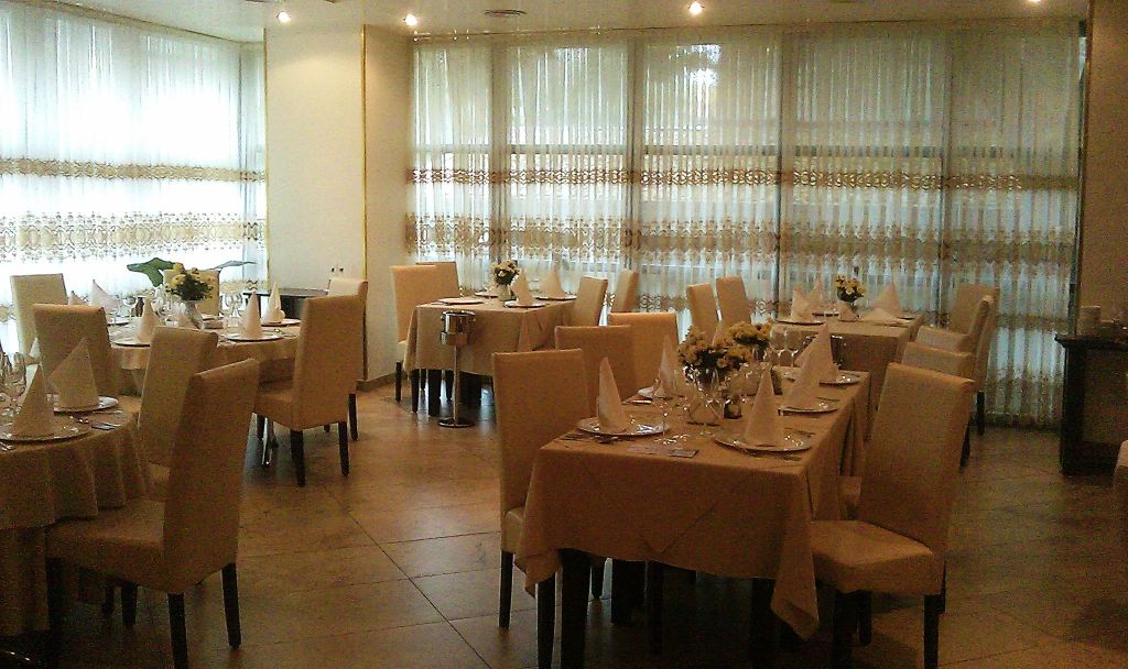 Imagini Restaurant Bolta Rece