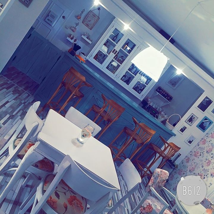 Imagini Bistro Bliss Cafe Shabby Chic