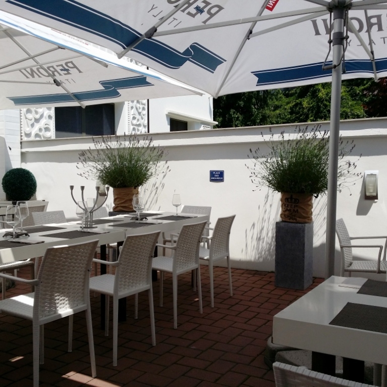 Imagini Restaurant Exile