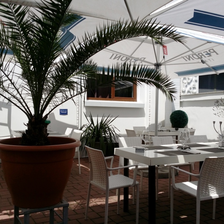 Imagini Restaurant Exile