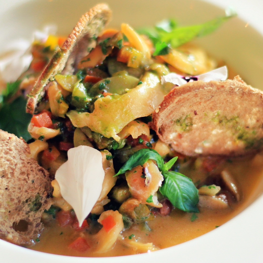 Imagini Restaurant FABESCA TRADITIONAL RESTAURANT