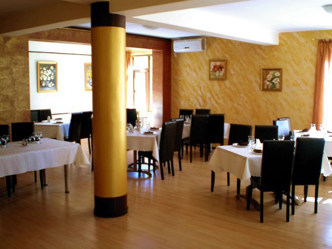 Detalii Restaurant Restaurant Golden House