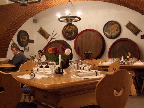 Detalii Restaurant Restaurant Butoiul Sasului