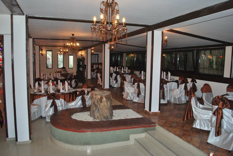 Imagini Sala Evenimente Old School