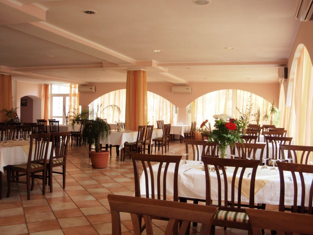 Detalii Restaurant Restaurant Laguna Blu
