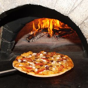 Detalii Pizzerie Pizzerie Pizza la Roxy
