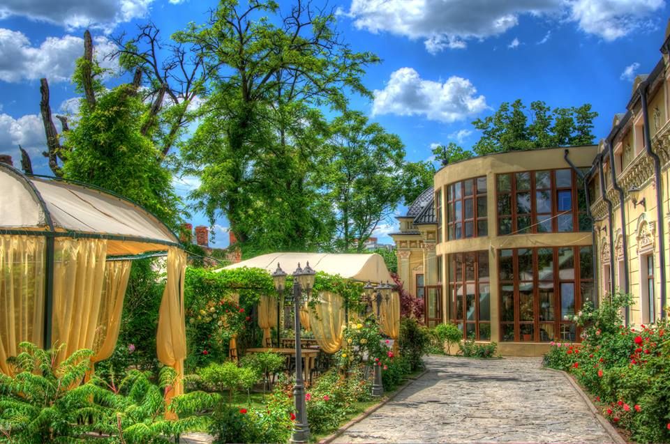 Imagini Restaurant Casa cu tei