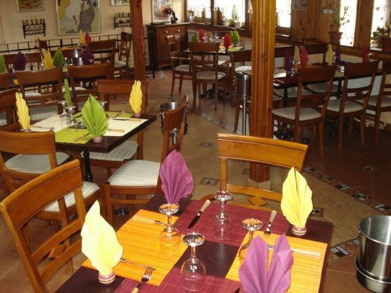 Imagini Bistro Mon Cheri