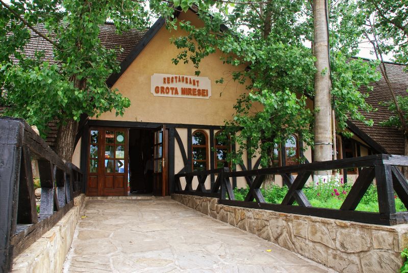 Imagini Restaurant Grota Miresei