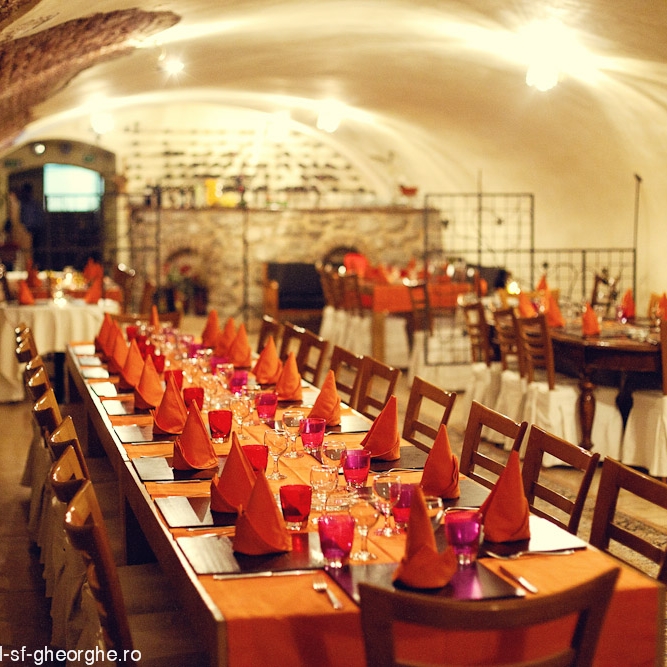 Imagini Restaurant Hanul Sf Gheorghe