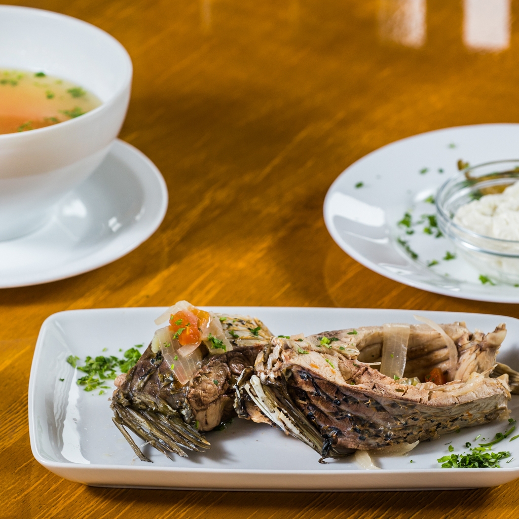 Imagini Restaurant Romanesc Casa Pescarilor