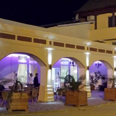 Restaurant Hanul Cosminului foto 1