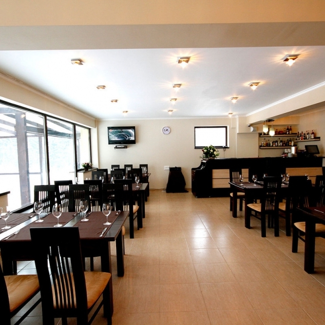 Imagini Restaurant Stejarii