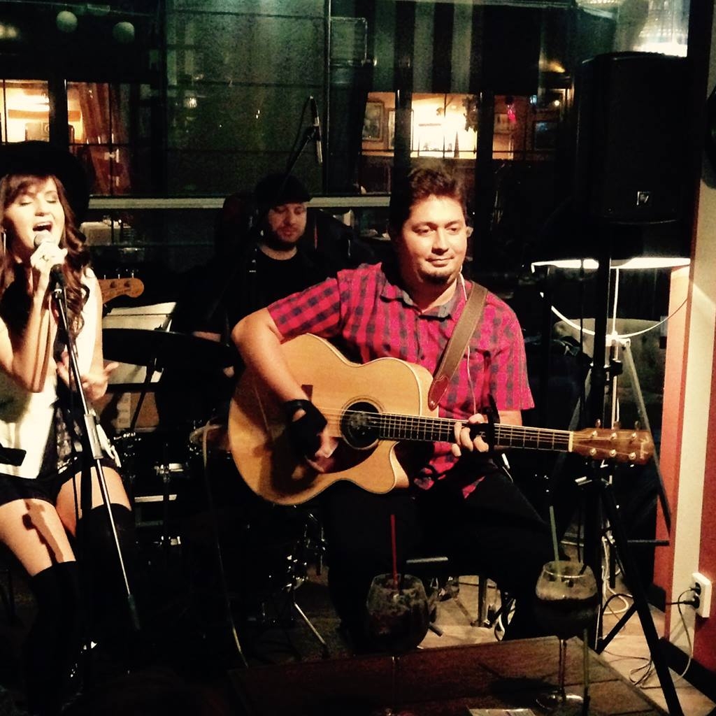 Imagini Bistro Log Out