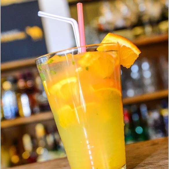 Imagini Bistro Log Out