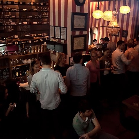 Imagini Bistro Log Out